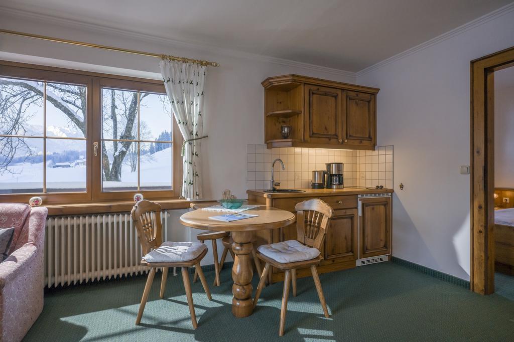 Гостевой дом Landhaus Dax Кёссен Экстерьер фото